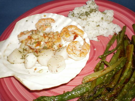 pétoncles et crevettes à l'ail