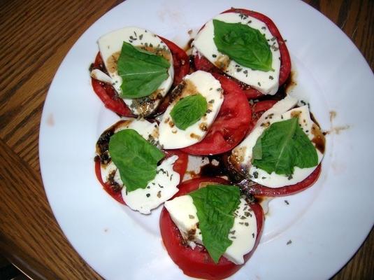 Wisconsin salade fraîche de mozzarella, tomates et basilic