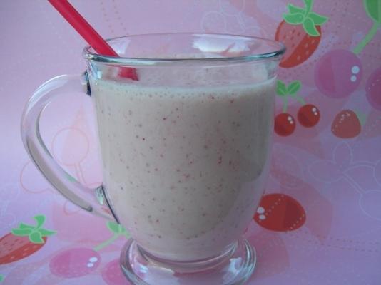 smoothie atkins au yogourt, à la fraise et à la banane