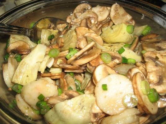 vinaigrette aux champignons et aux cœurs d'artichauts