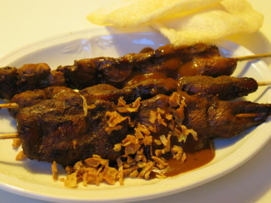 sate babi (ou ayam)