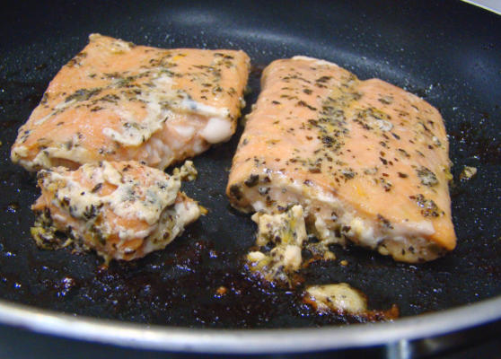 sauce orange au basilic sur filets de saumon