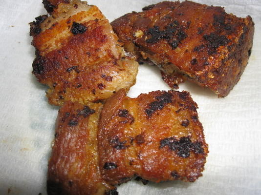 chicharron de style dominicain (peaux de porc frites)