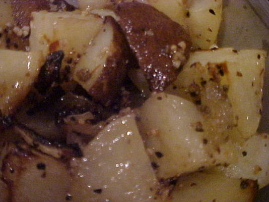 petites pommes de terre rôties assaisonnées au steak de Montréal