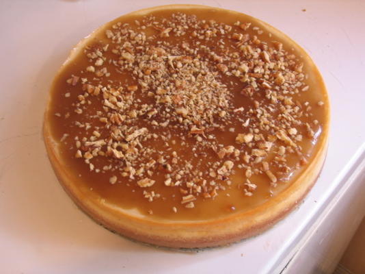 Cheesecake au lait de poule avec sauce caramel aux pacanes