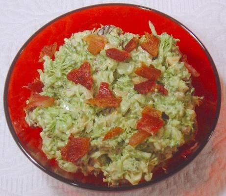 salade de brocoli au cari avec bacon et noix de cajou