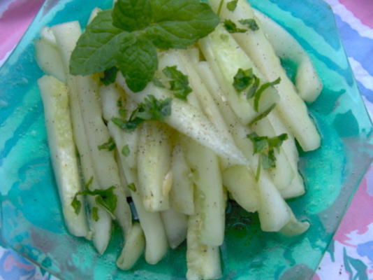 concombres à la vinaigrette à la menthe