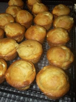 muffins aux pommes et à la cannelle (à partir d'un mélange à gâteau!)