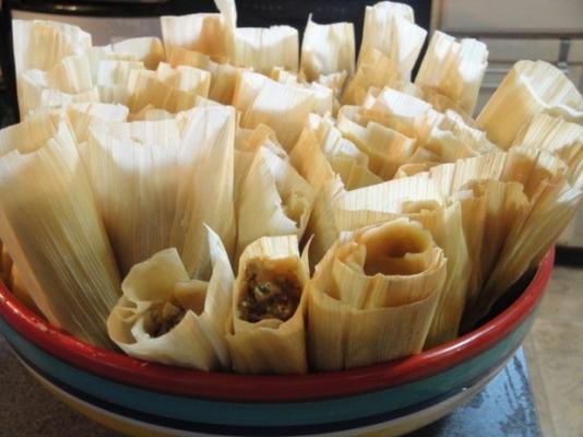 tamales au piment vert, au poulet et au fromage
