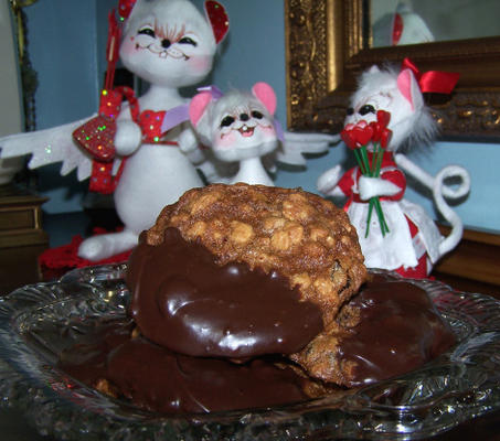 grand ola-- biscuits trempés dans une ganache au chocolat