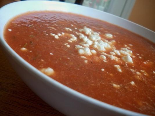 soupe à l'ail rôti et aux tomates