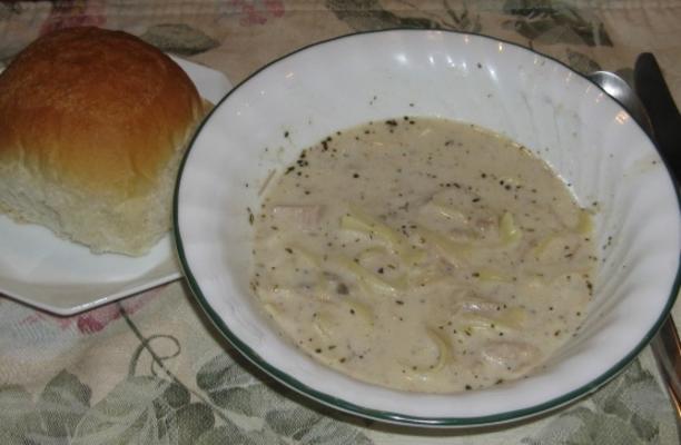 meilleure soupe de nouilles à la dinde crémeuse