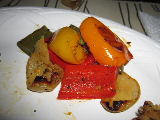 poivrons et oignons tricolores rôtis