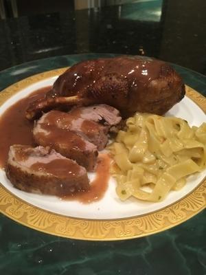 canard rôti à la sauce porto à l'ail
