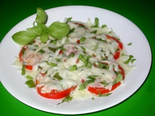 accompagnement de tomates au basilic gluantes