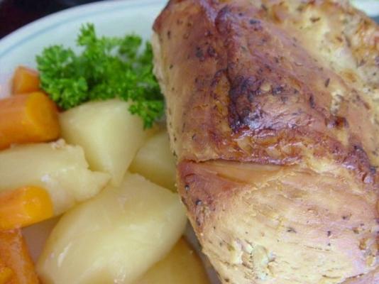 porc rôti au four et légumes