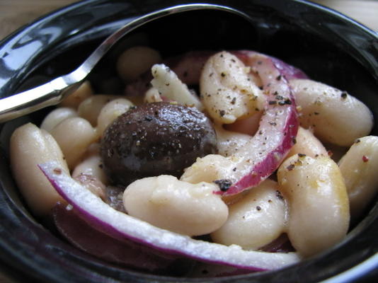 salade d'olives aux haricots blancs