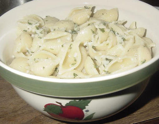 pâtes au beurre à l'ail