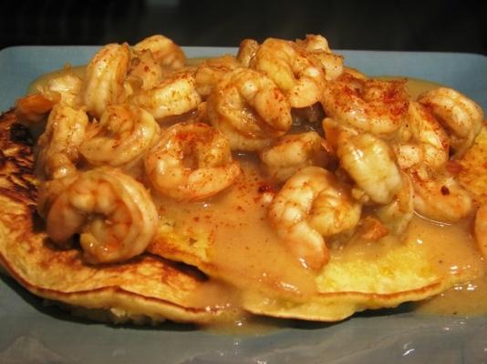 crevettes cajun faciles avec flapjacks de maïs