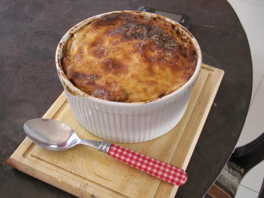 macaronis au four et fromage avec chou-fleur et jambon