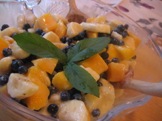 salade de mangue, banane et myrtille