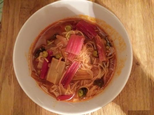 soupe tunisienne aux nouilles aux blettes et aux oeufs
