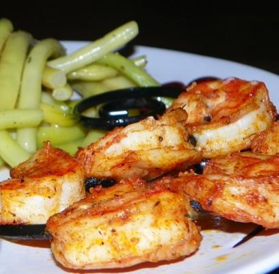 kickin 'cajun épicé crevettes grillées