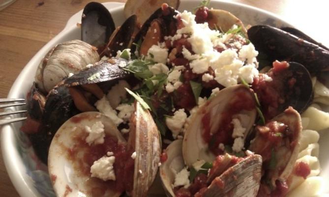 moules saganaki