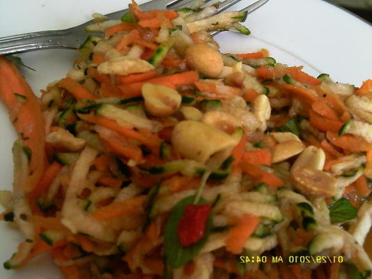 salade thaïlandaise au concombre de carottes