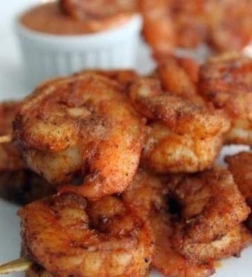 crevettes épicées louisiana cajun avec mayonnaise chipotle
