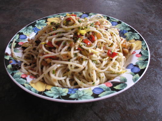 spaghettis aux miettes de piment et d'ail