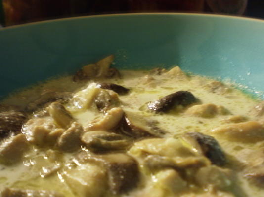 cassolette d'escargots au chablis (escargots au chablis et mushr