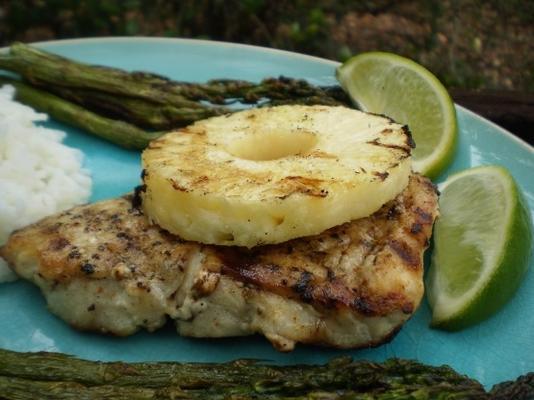 mahi mahi alla griglia con sugo d'ananas
