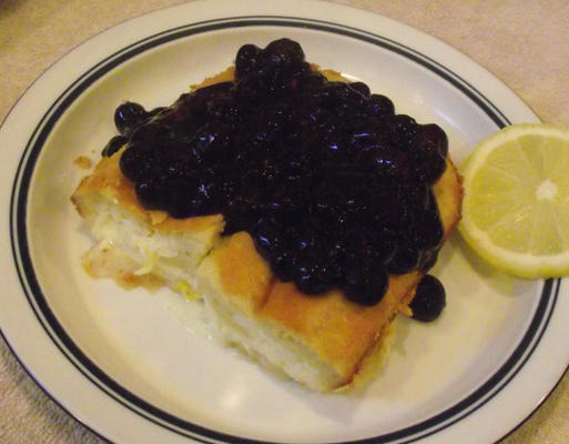 blintz au four avec sauce aux bleuets