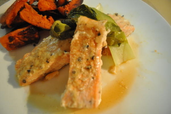 saumon grillé avec baby bok chop