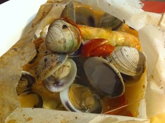 cuisson au four de fruits de mer (pesce al cartoccio)