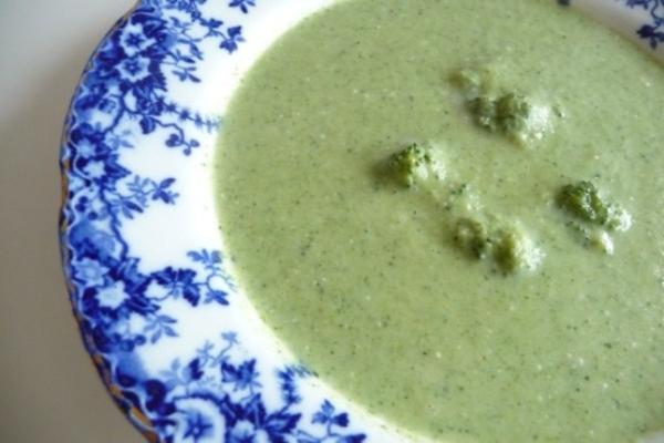 soupe de brocoli faible en calories