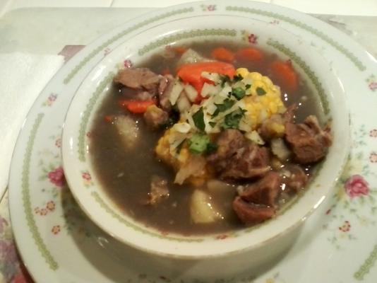 sancocho quiteno - soupe équatorienne au boeuf et aux légumes