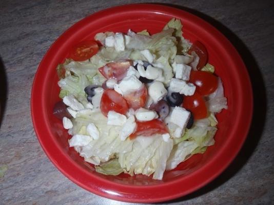 salade grecque avec vinaigrette
