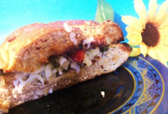 sandwich poivre et mozzarella rôti avec purée de basilic