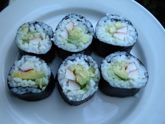 california et maki rolls (sushi japonais)