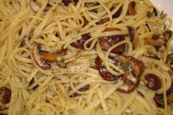 linguine à la sauge aux champignons