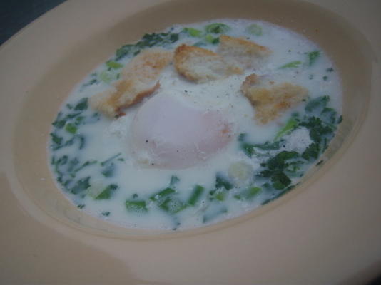 soupe aux œufs et à la coriandre (changua)