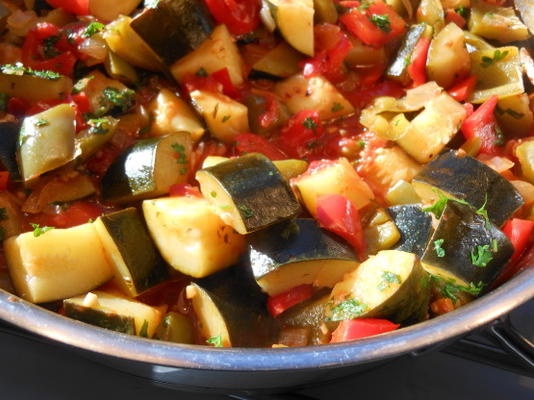 mélange de tomates et légumes (pisto manchego)