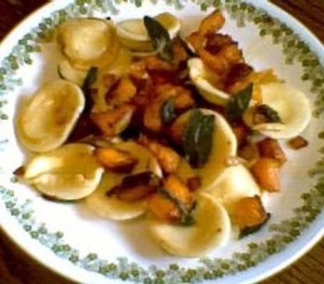 ravioli à la courge rôtie et beurre à la sauge