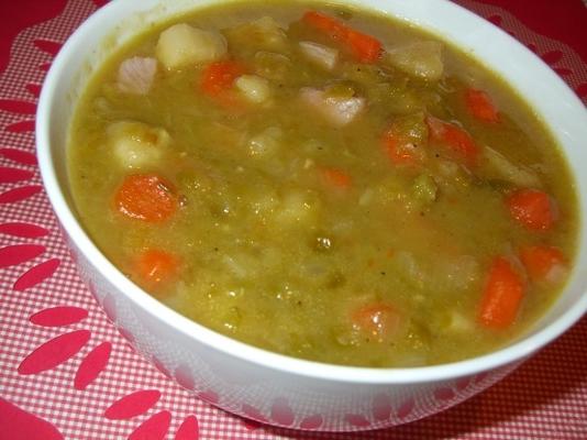 soupe aux légumes et aux pois cassés