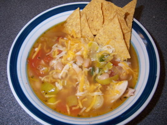 soupe aux haricots blancs et au poulet