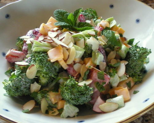 salade de fraises et brocolis