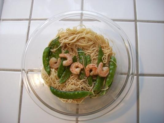 nouilles thaïlandaises froides aux crevettes