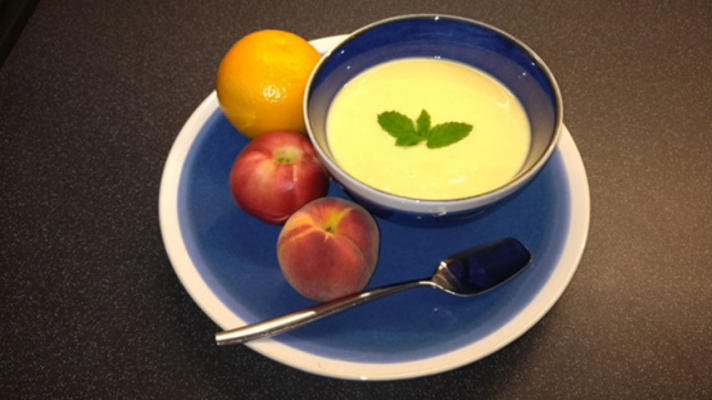 soupe de pêches et de nectarines réfrigérée